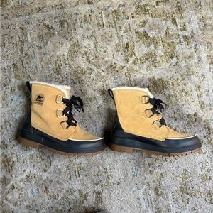 Sorel Women’s Tivoli Tan and Black Boots
